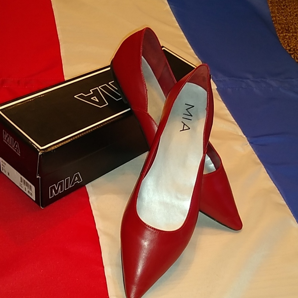 MIA miashoes.com 91/2